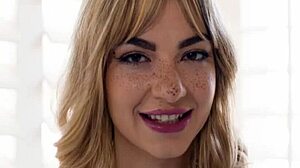 Robby Apples Demi Hawks Blowjob Close-Up