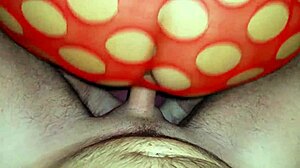 mujer de tetas grandes y muy sensual es convencida para follar por su hermanastro por algo de dinero latina caliente morrita de grandes dotes siendo comida sexualmente por su hermanastro