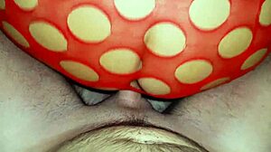 mujer de tetas grandes y muy sensual es convencida para follar por su hermanastro por algo de dinero latina caliente morrita de grandes dotes siendo comida sexualmente por su hermanastro