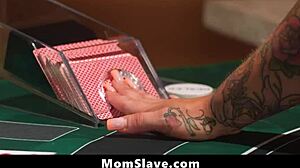 맛있게 악마 같은 딜러가 일하면서 놀라운 프리유즈 당해 - 엄마슬레이브