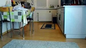 Sexy MILF Performs Intense Booty Shaking Seductive Twerk Show On Webcam