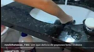 Mel Khalifa loves showing off in live streams on Sexlog