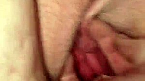 Finger fucking a bbw