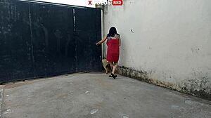 i'm the novinha who received the pizza delivery guy only in a towel, and he gave me a facial cumshot