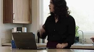 Damn, Victoria Voxxx gags deep for Jay Smooth!