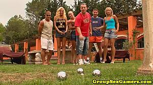 Girls cocksucking in group