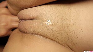 starts with oral then fucks her pussy till cumming inside