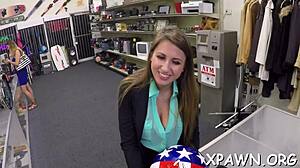 Fine butt amateur gets filled up 😏