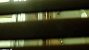 Kamera tersembunyi tangkap rakan sebilik saya dalam saat peribadi