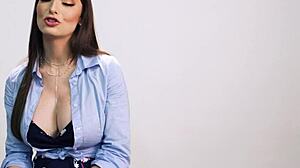 Up Close: How Women Orgasm with Big Titty MILF Lexi Luna Full Scene