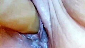 Creamy pussy dildoing in bathtub!