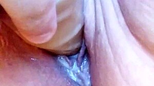 Creamy pussy dildoing in bathtub!