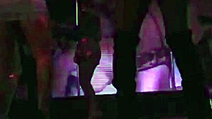 in manhattan bar pera live 1832020, a webcam show unfolds with casual chats and drinks.