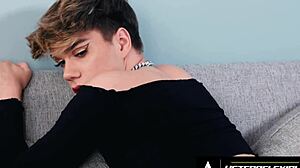 פמבוי קולון בעקבים לוקח פאונדינג קשה אינטרסיילי