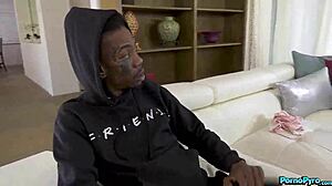 Does lana sharapova fuck those thugs?