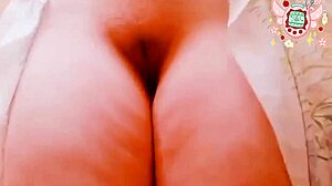 Perfect shaved pussy pawg masturbates longing for cock