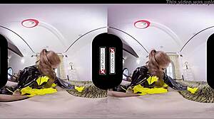 batgirl cosplay slut craves silly vr fuck! 🦇