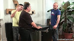 わー、スーパーハードコアゲイのファッキングとフェラ、ワイルドアクション！