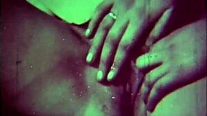 Винтажный лесбийский трио с волосатыми красотками в горячей групповухе в ретро стиле