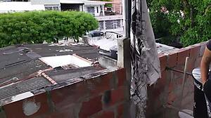 Descubro a mi hermanastra fumando en la azotea y mientras me chupa la polla me pide que se la meta para no contarle a mi madrastra -1 parte-