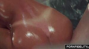 i'm august ames, oiled up and gettin' fucked hard by pornfidelity 😍