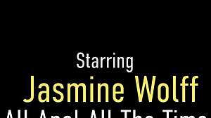 Jasmine Wolff gets her backdoor packed outside. What a beautiful anal ride!