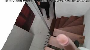 Descubro a mi hermanastra fumando en la azotea y mientras me chupa la polla me pide que se la meta para no contarle a mi madrastra -1 parte-