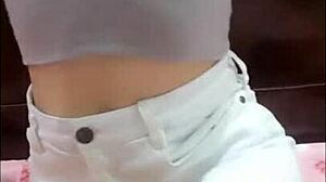 em nhung hani shows tits and ass webcam