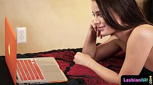 Queening Girlfriend Makes Les Babe Squirt Muff Diving Masturbation Rimjob Oral