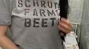 Do you like my big juicy booty?