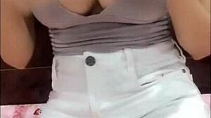 em nhung hani shows tits and ass webcam