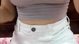 em nhung hani shows tits and ass webcam