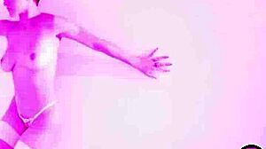 Mia Valentine posing with big ass! 😍