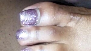 Toes and a dick in footjob action