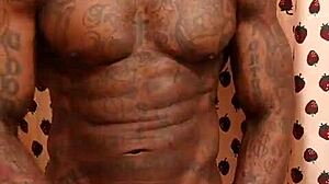 Worshipping that big black hairy dick 😍