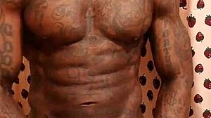 Worshipping that big black hairy dick 😍