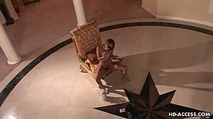 Aziatische pornoster wordt super nat van dildo neuken, natuurlijke tieten bouncen 😍