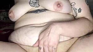 rubia blanquita plays with her dildos so yummy 😍