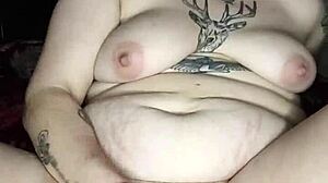 rubia blanquita plays with her dildos so yummy 😍