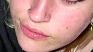 Esposa con culo al aire en público para extraños sin goma y corridas dentro