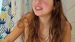 i got caugh by my flatmate while givin a squirtin toturial