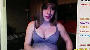 Oh wow, this pregnant webcam cutie is SHOWING her BOOBS and PUSSY while SINGING! Get ready for some hot TEASING action.
