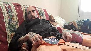 Melvin C runker hardt i homosolo