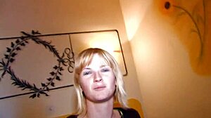 Sarışın Götünü Güzel Sıkle Keyifle Alıyor