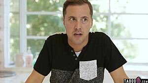 جار مهتم ينيك مراهقة صغيرة أليكس غراي بزب عملاق في جلسة قاسية