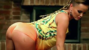 Hot solo masturbation with steamy pussy play in high definition