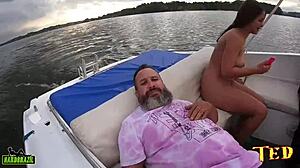 I'm paola gurgel gettin ready on the boat at guarapiranga reservoir with samuray farias