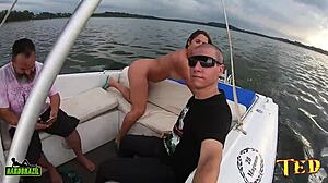 I'm paola gurgel gettin ready on the boat at guarapiranga reservoir with samuray farias