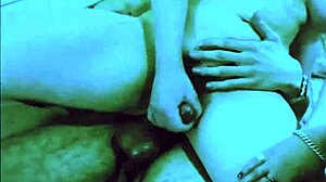 Explorando o mundo maravilhoso de cenas de pornô vintage com foda em grupo e boquetes