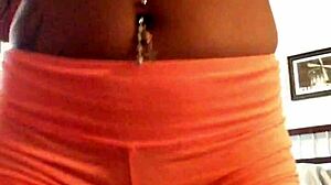 Ebony shows fat cameltoe then twerks seductively
